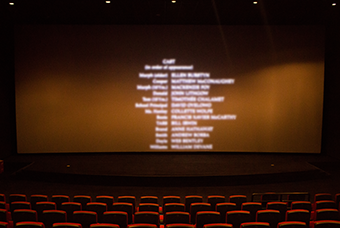 南宫28国际党委组织召开《长津湖》观影活动